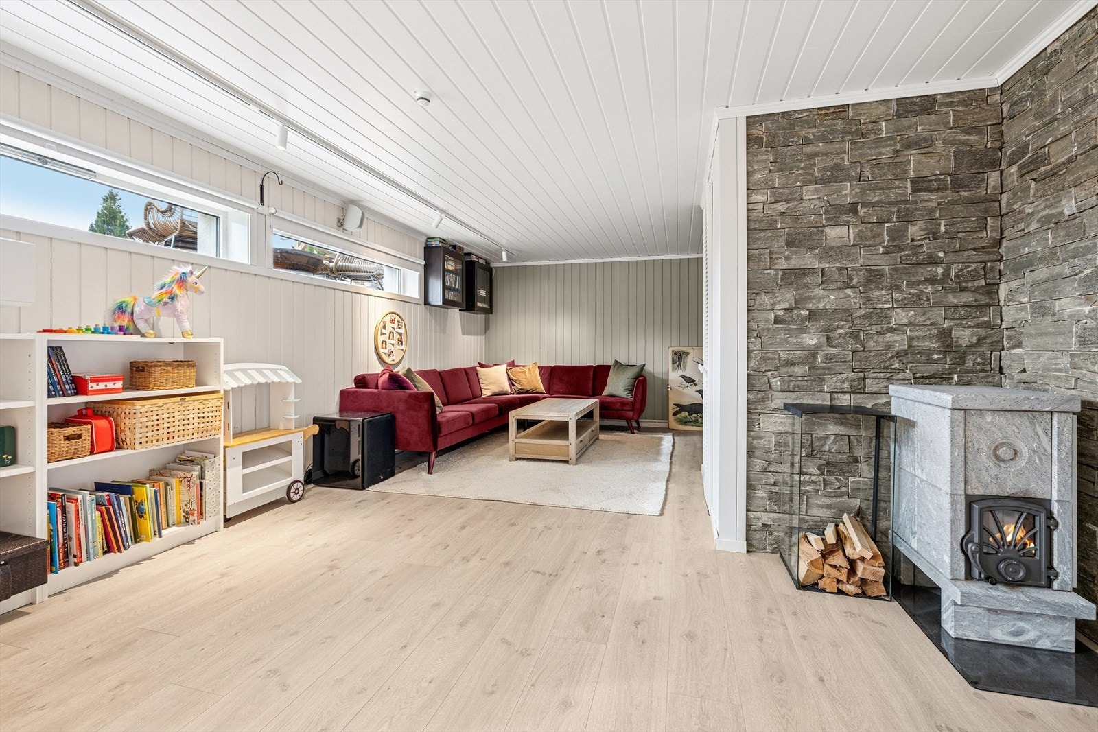 Kjellerstue med vedovn Galleribilde