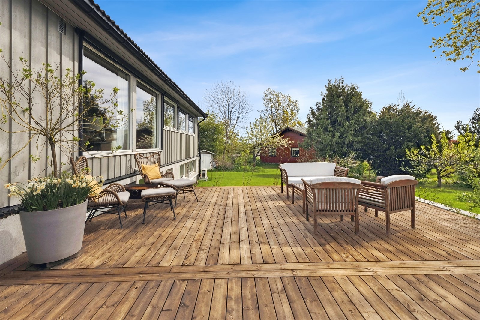 Terrassen er solrik Galleribilde