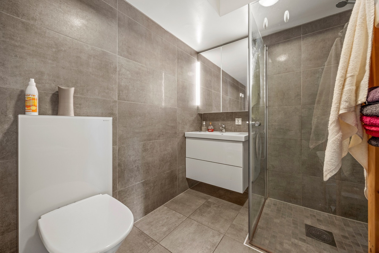 Utleie. Bad/vaskerom - 5,5 kvm. Flislagte overflater. Galleribilde