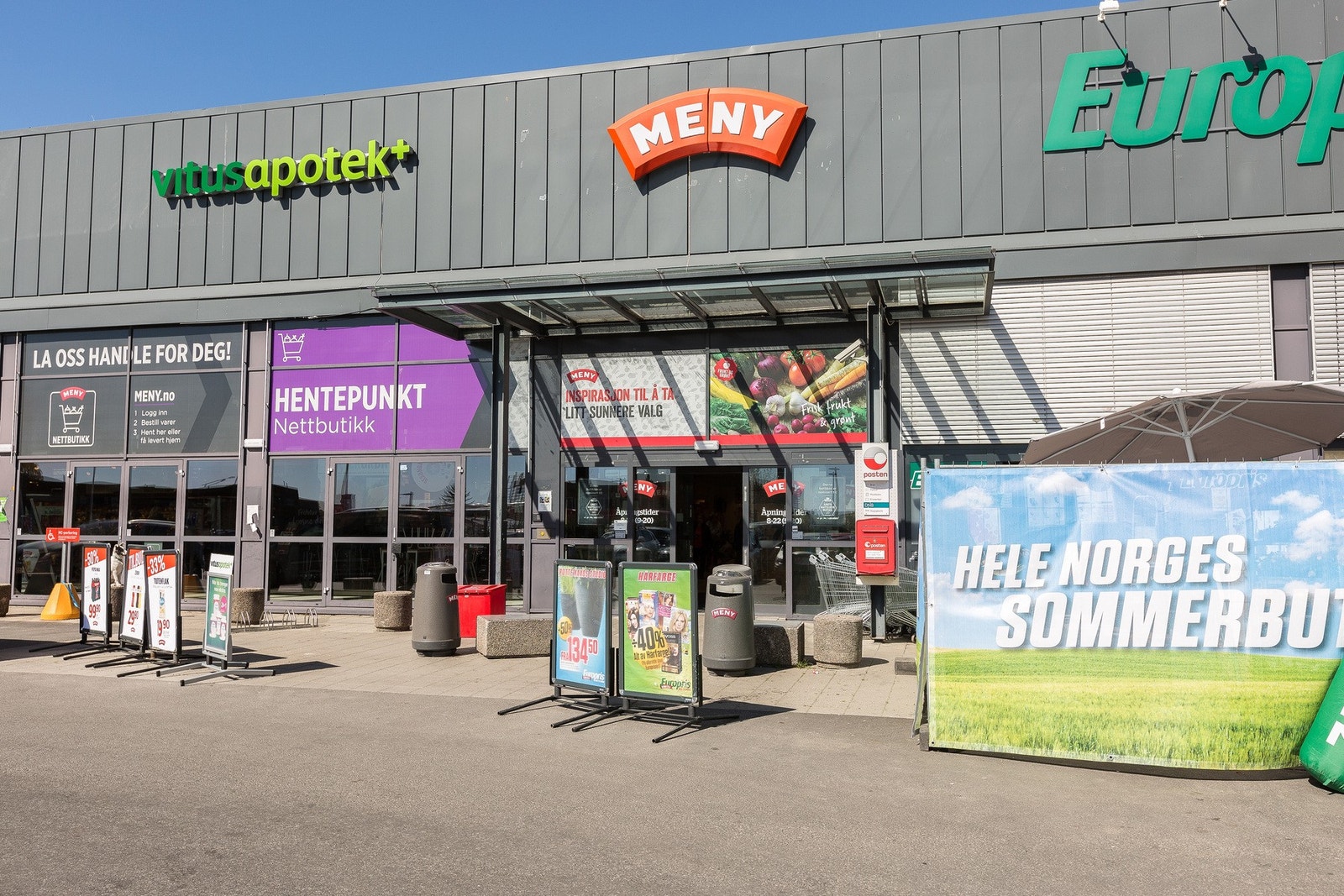 Gangavstand til nærmeste handlesenter med blant annet stor Meny-butikk. Kiwi og Rema 1000 like i nærheten. Galleribilde