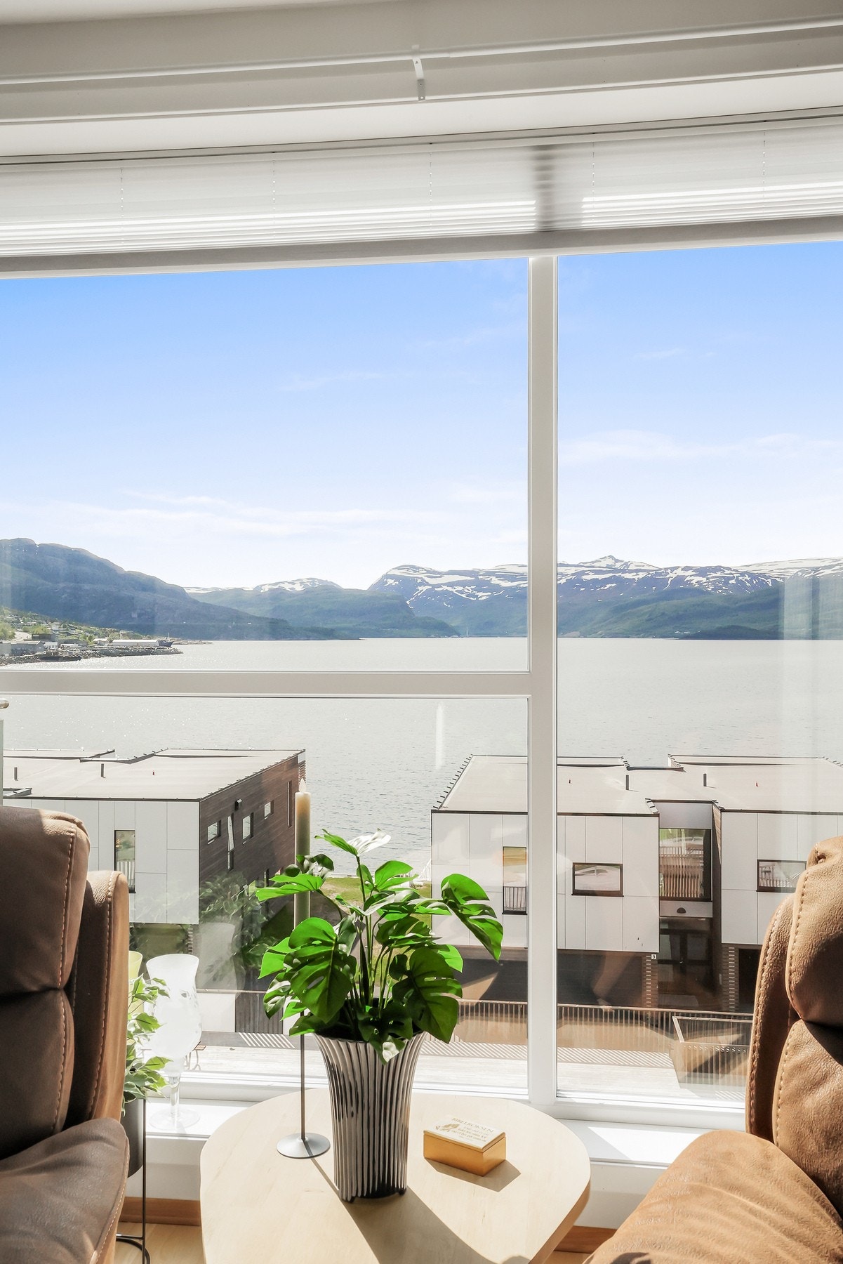 Fra stuen er det flott havutsikt - balsam for sjelen Galleribilde