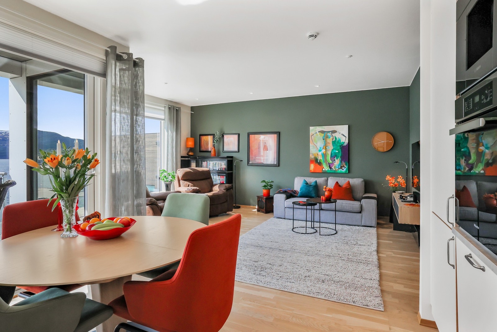 Kjøkken mot stue Galleribilde