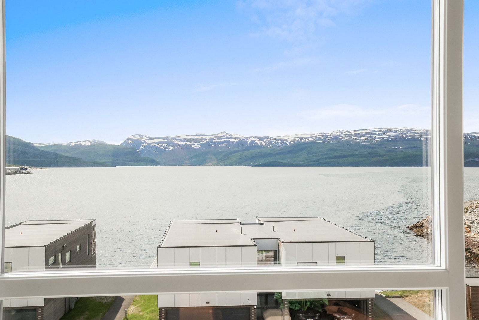 Fra stuen er det flott havutsikt - balsam for sjelen Galleribilde