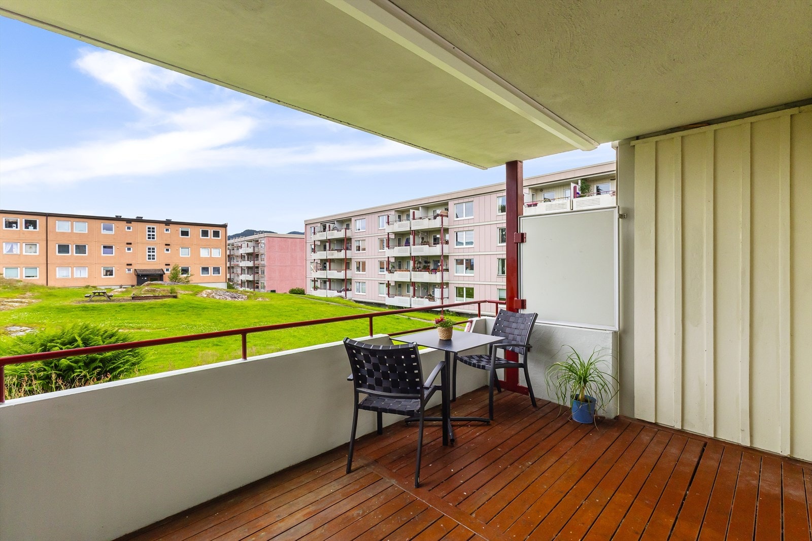 Fra stuen er det utgang til en herlig terrasse på hele 10,1 m²! Galleribilde