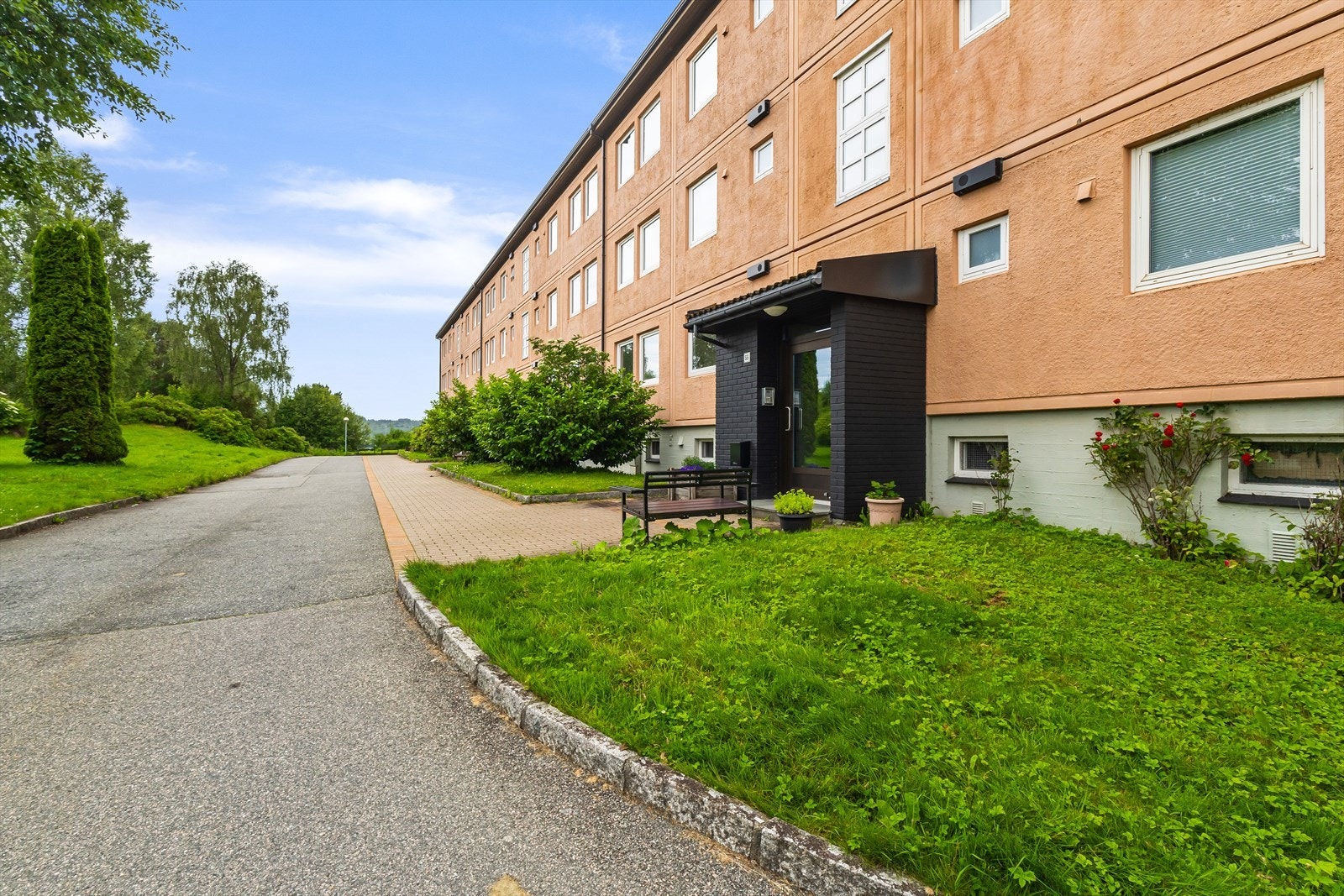 Leiligheten er en del av Smiberget Borettslag - et populært borettslag Galleribilde