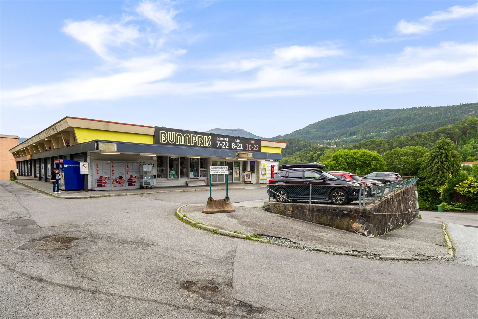 For den daglige handelen ligger Bunnpris Smiberget (søndagsåpen) kun 3 minutters gange fra boligen Galleribilde