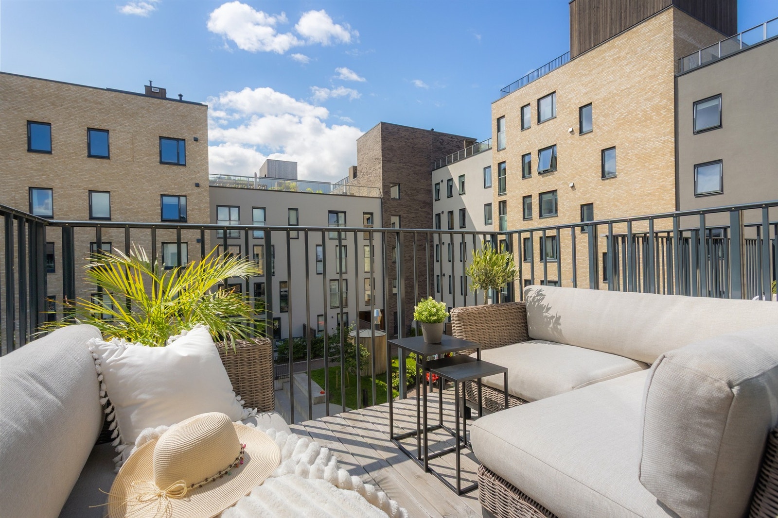 På balkongen er det tillatt med gassgrill og elektrisk grill Galleribilde