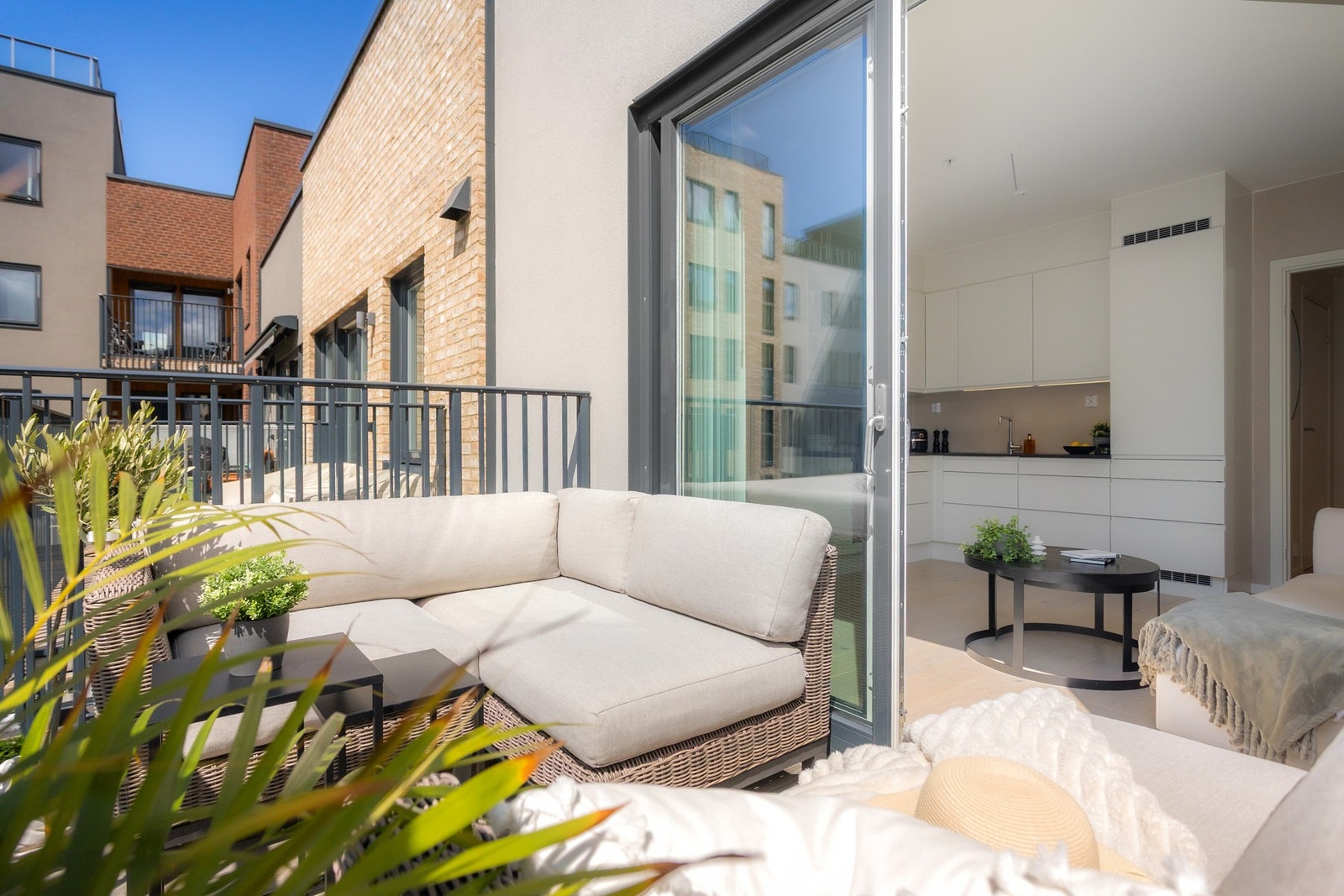 Moderne og stilren 2-roms fra 2020 i lavblokk over tre etasjer samt kjeller Galleribilde