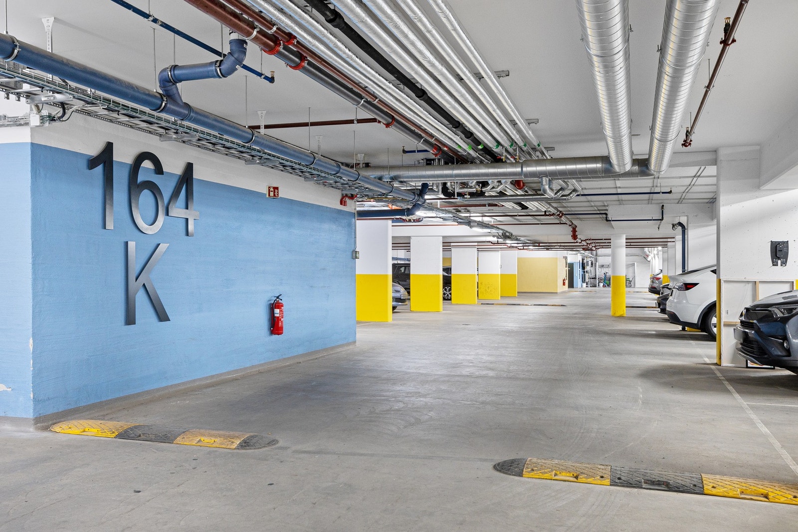 Tidvis mulighet for leie/kjøp av garasjeplass. Det er direkte heisadkomst fra garasjeanlegget til leilighetsplan Galleribilde