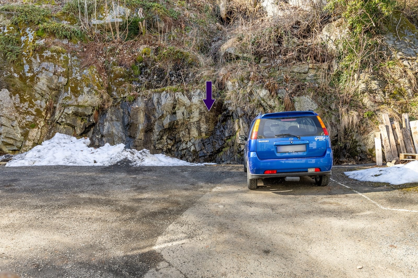 Parkeringsplass (megler har ikke mottatt dokumentasjon på parkeringsplass) Galleribilde