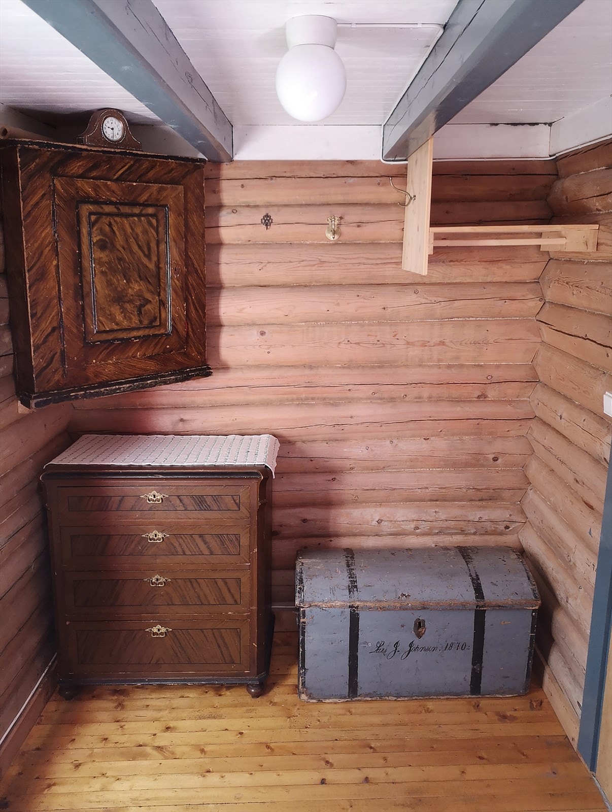 Selgers eget album: Soverom 1, oppbevaring Galleribilde