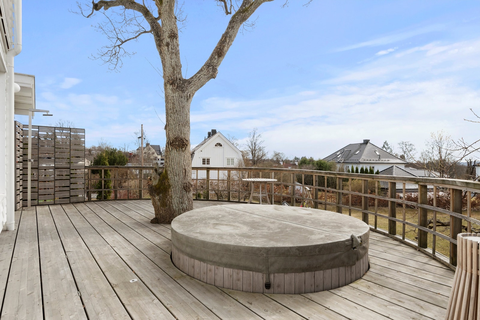 Egen hyggelig jacuzzi medfølger. Galleribilde