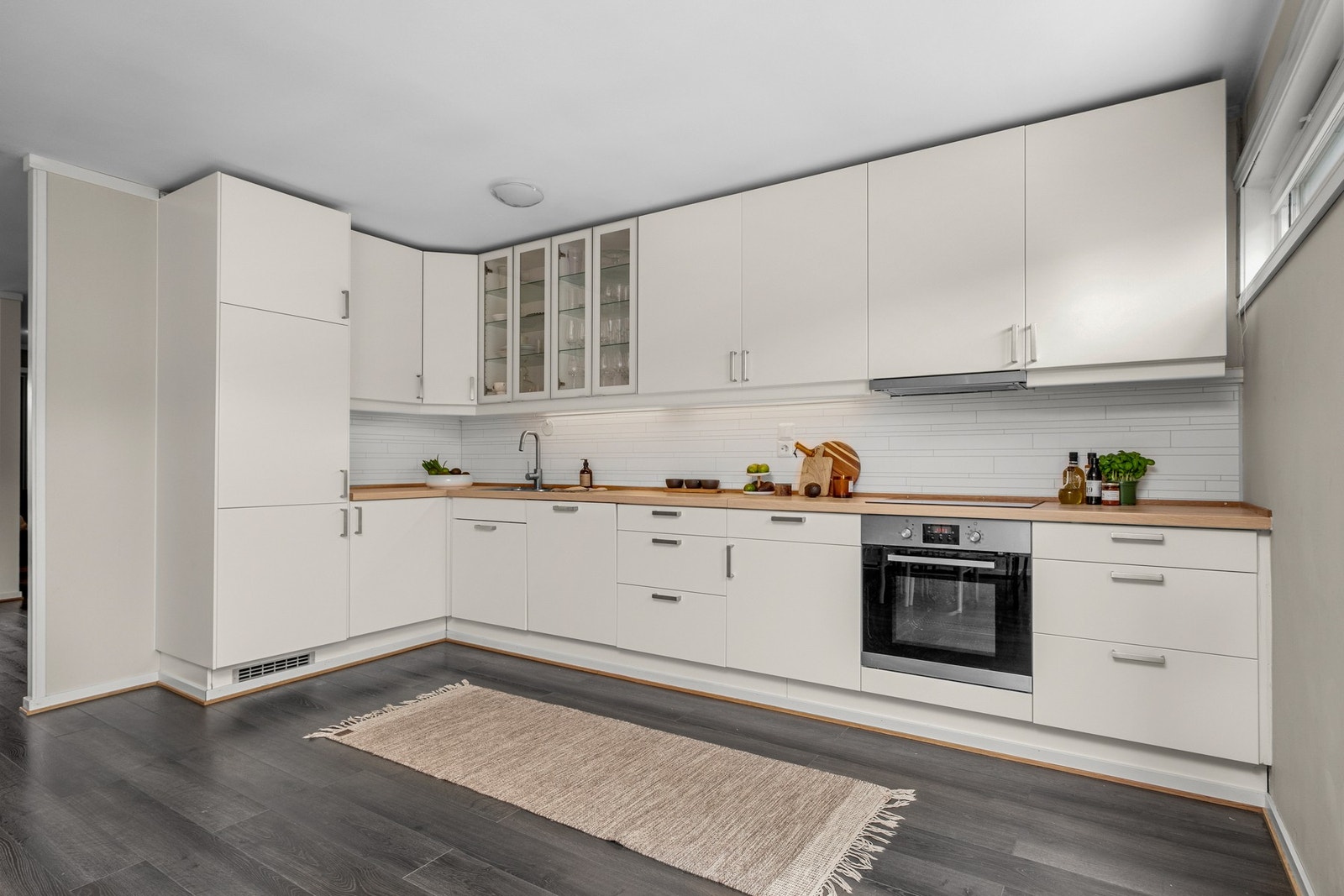 Romslig kjøkken/spisestue på 22 kvm. Galleribilde