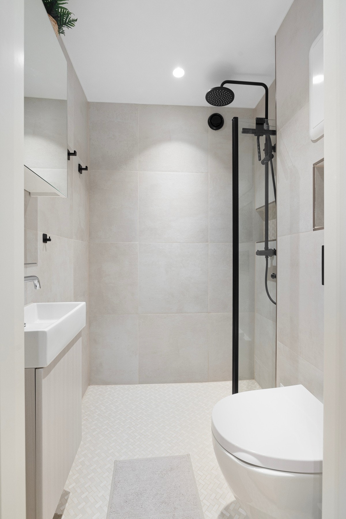 Smarte oppbevaringsløsninger innlemmet i vegg. Galleribilde