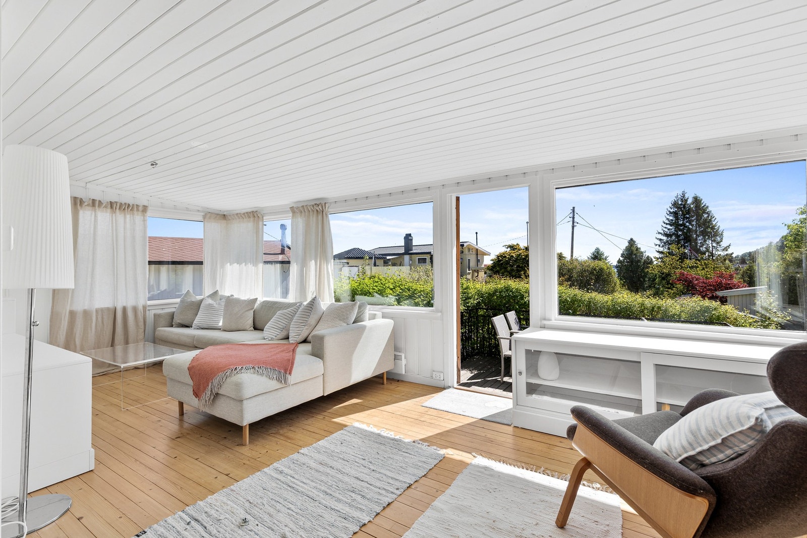 Velkommen til Øgarden 20! En innholdsrik og idyllisk fritidseiendom med solrik og sjønær beliggenhet Galleribilde