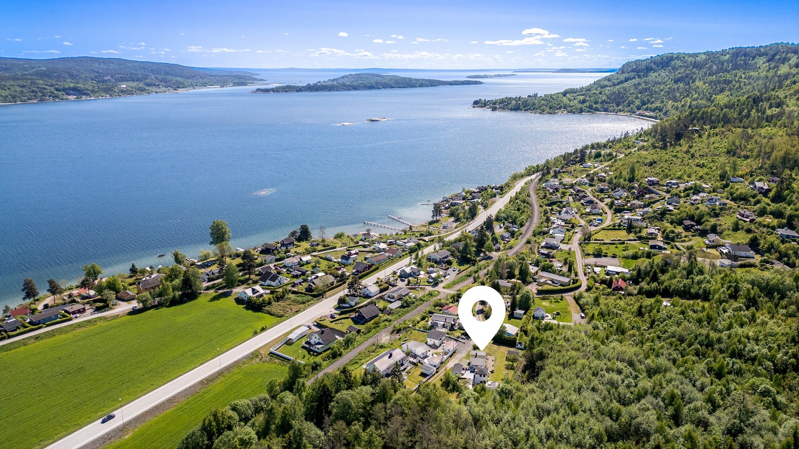 Det er kort gangavstand til sjøen, hvor du finner fine badeplasser, mulighet for båtplass og gode fiskemuligheter Galleribilde