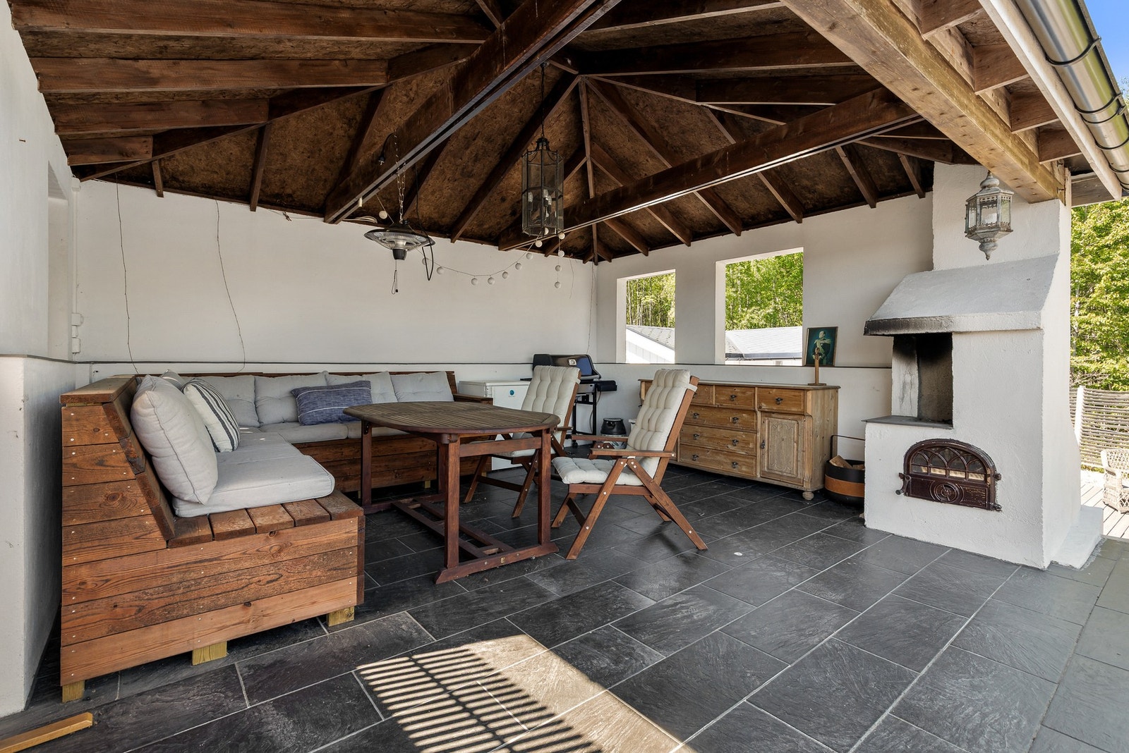 Perfekt for å forlenge utesesongen og nyte lange kvelder i ly for vær og vind Galleribilde