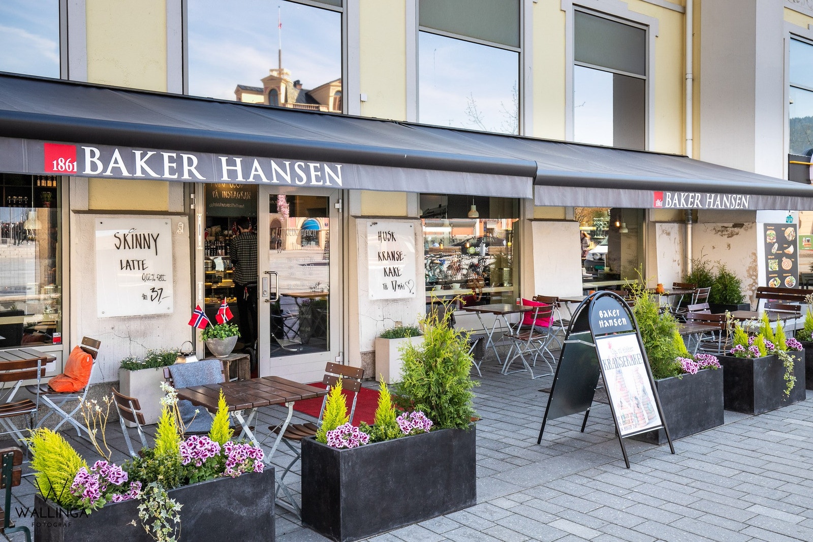 Baker Hansen har uteservering på Strømsø torg Galleribilde