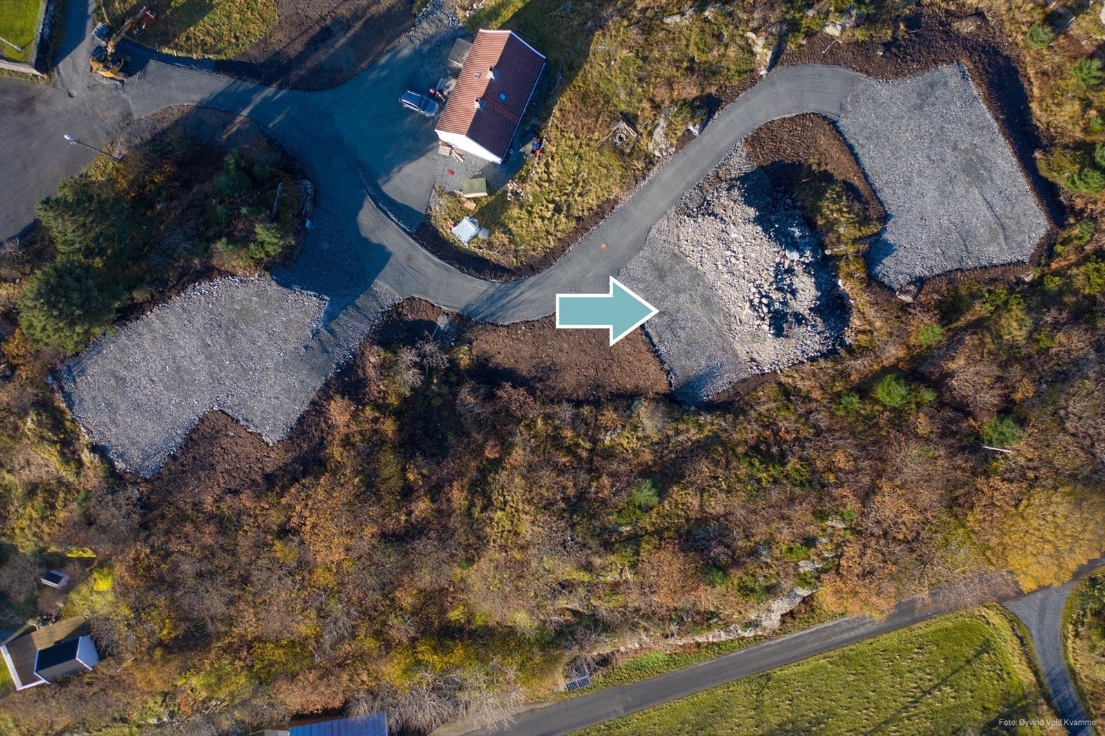 Bilde av boligtomt gnr.131, bnr.90, på 809 kvm med ca. 342 kvm planert areal. Galleribilde