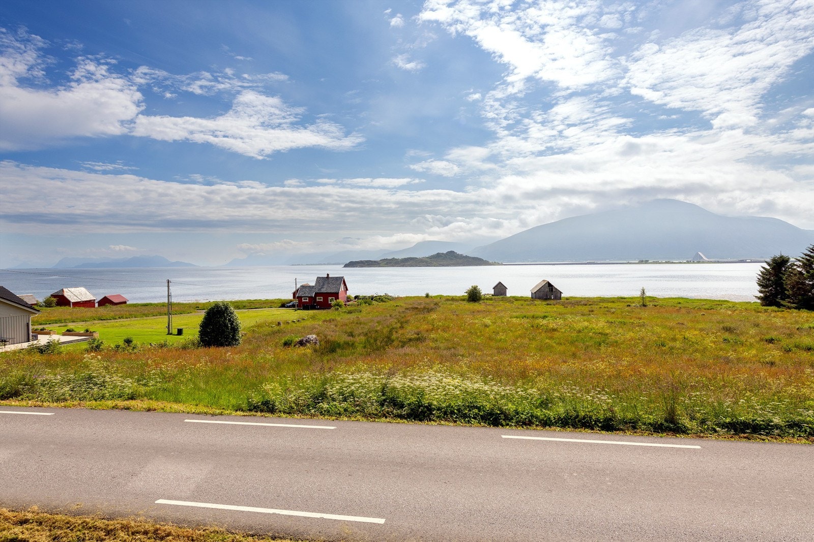 Flott og fri utsikt fra eiendommen Galleribilde