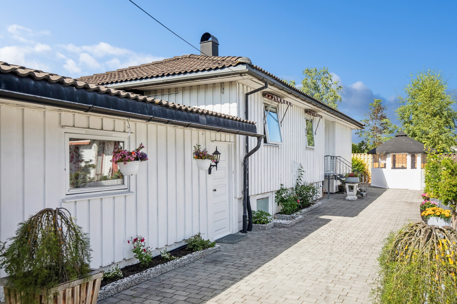 Emma Toussi v/ Eie Jessheim har gleden av å presentere Prestmoen 12B! Foto av Bjørn Sørheim (EFKT). Galleribilde