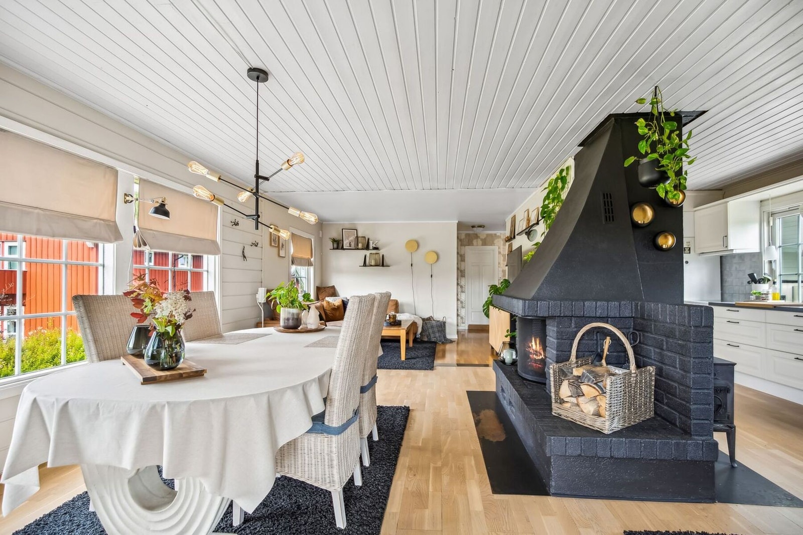 God plass til spisebord. Galleribilde