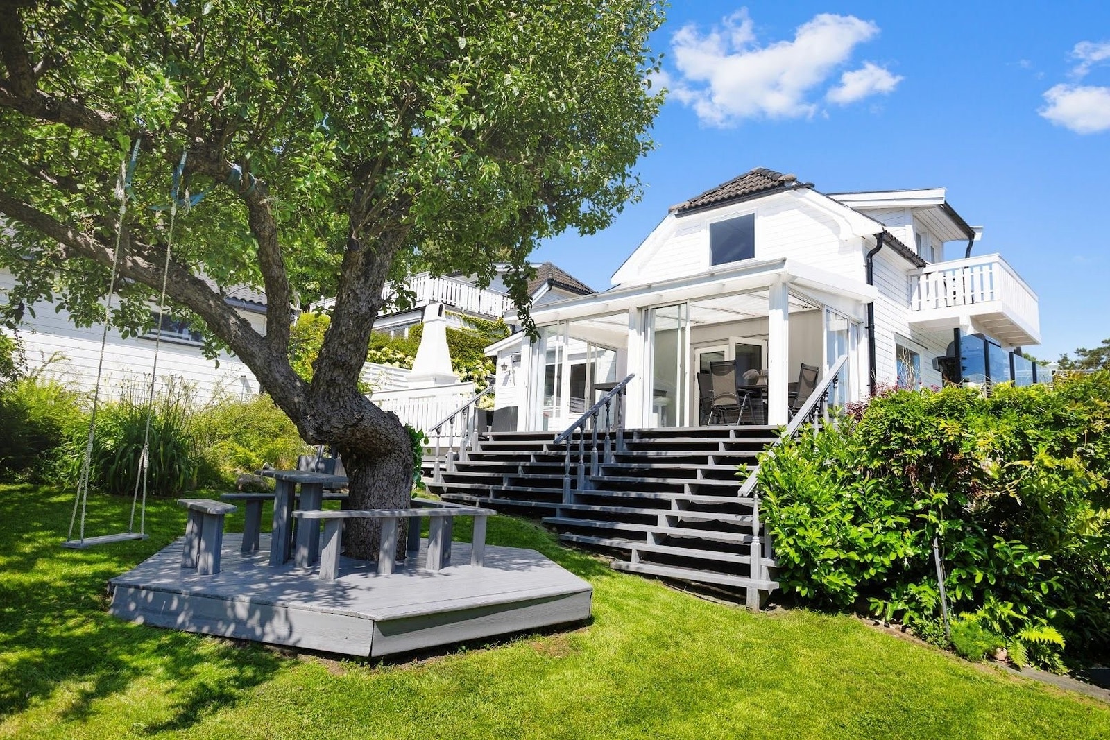 Hage og uteplass. Galleribilde