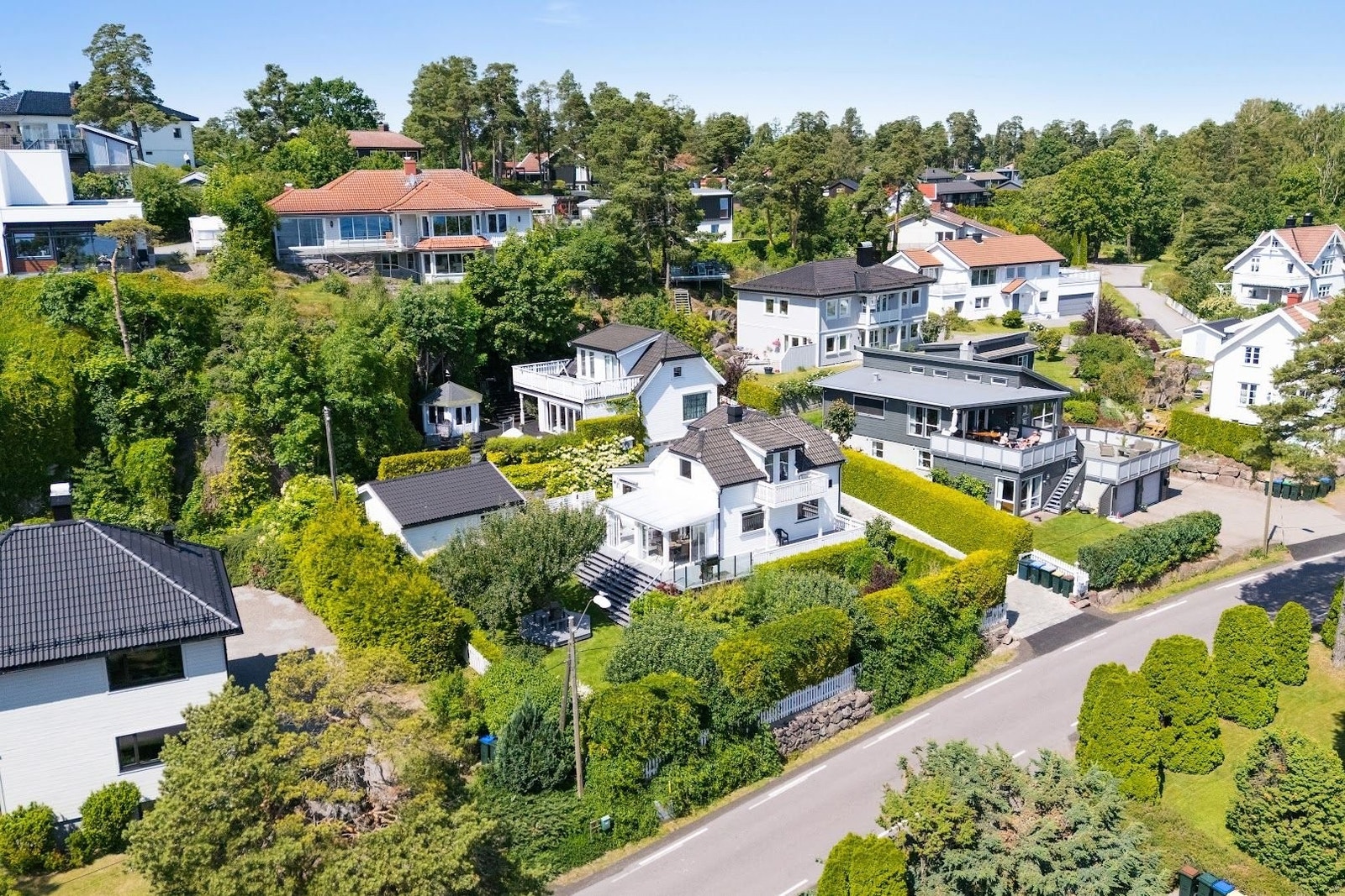 Hus og hage Galleribilde