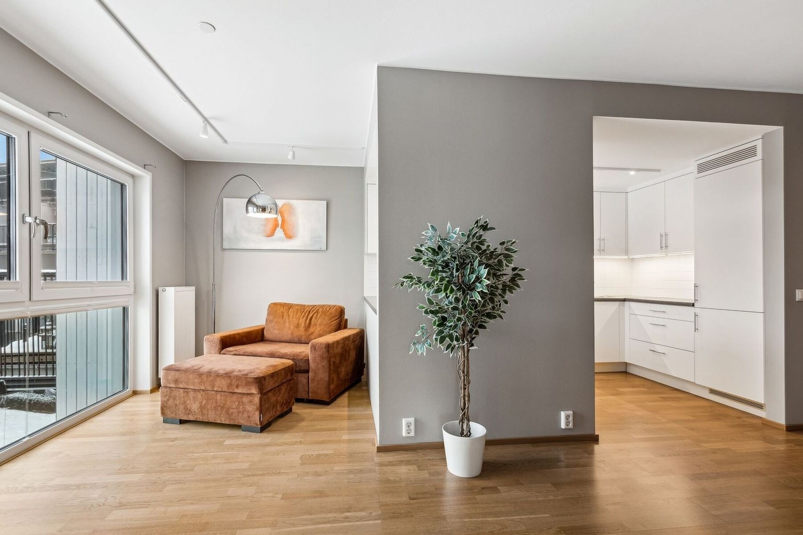 Dette er en smart løsning som gir ekstra lys og romfølelse. Galleribilde