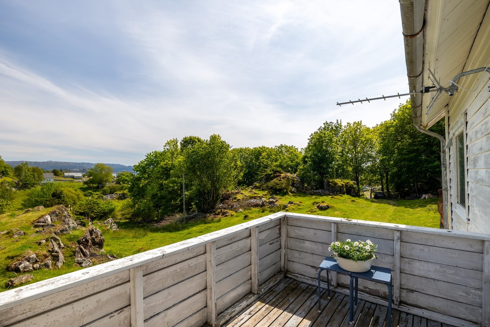 Flott utsikt fra terrassen. Terrassen er målt til 6 m². Galleribilde