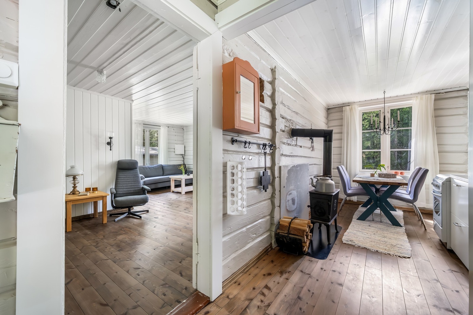 Fine heltrebord på alle gulv. Galleribilde