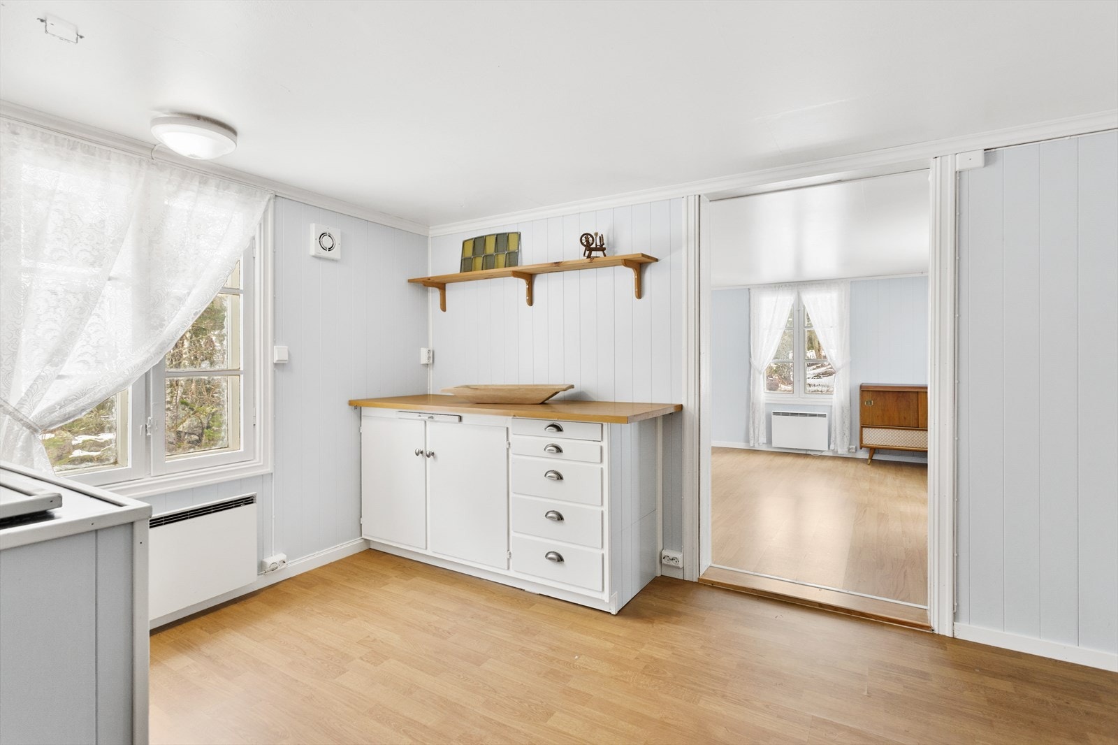 Uthus/anneks. Galleribilde