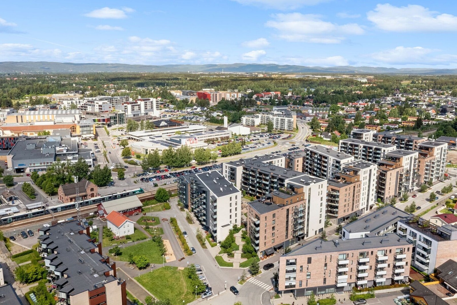 Jessheim har flotte turmuligheter rundt Nordbytjernet og ellers flere turstier. Galleribilde