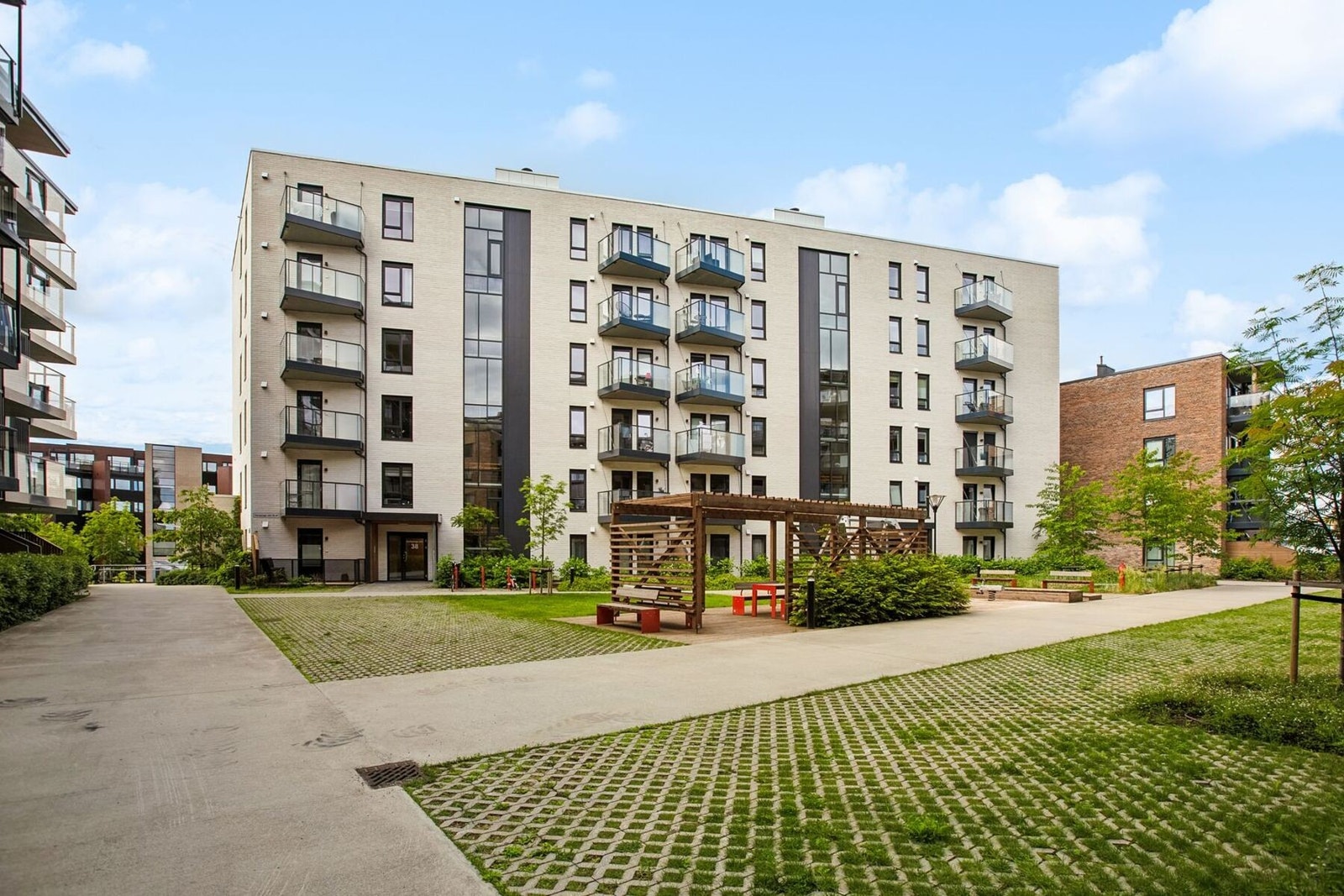 Nærområdet rundt Dampsaga Allé har mange hyggelige fellesområder. Galleribilde