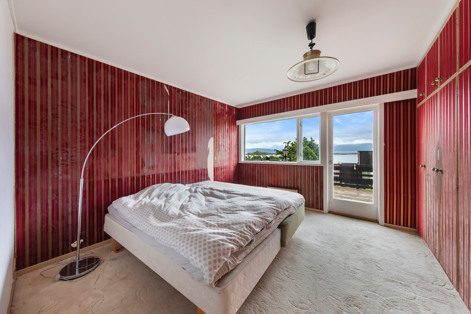 Hovedsoverom med utgang til balkong Galleribilde