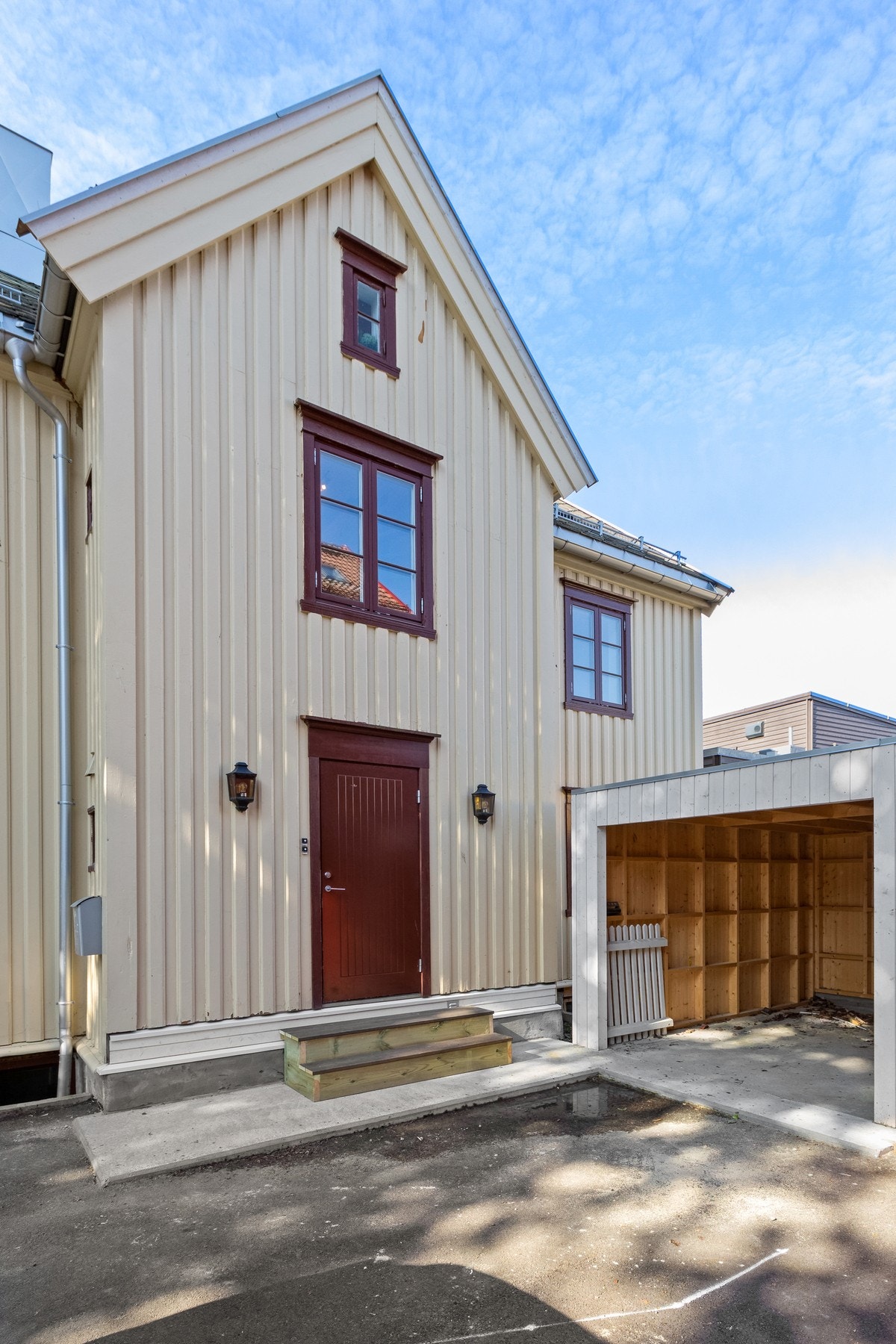 Parkering i garasje med elbillader etter nærmere avtale med selger. Kontakt megler for informasjon. Galleribilde