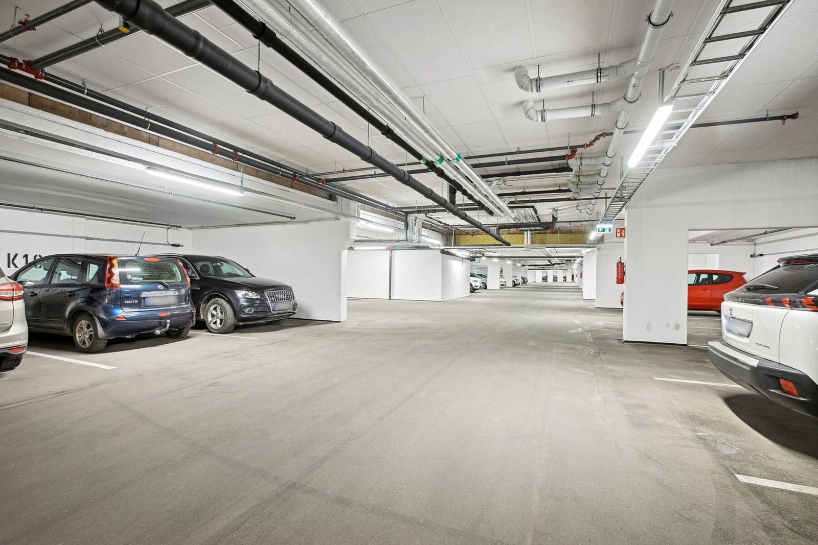 Leiligheten disponerer 1 garasjeplass i felles lukket garasjeanlegg. Galleribilde