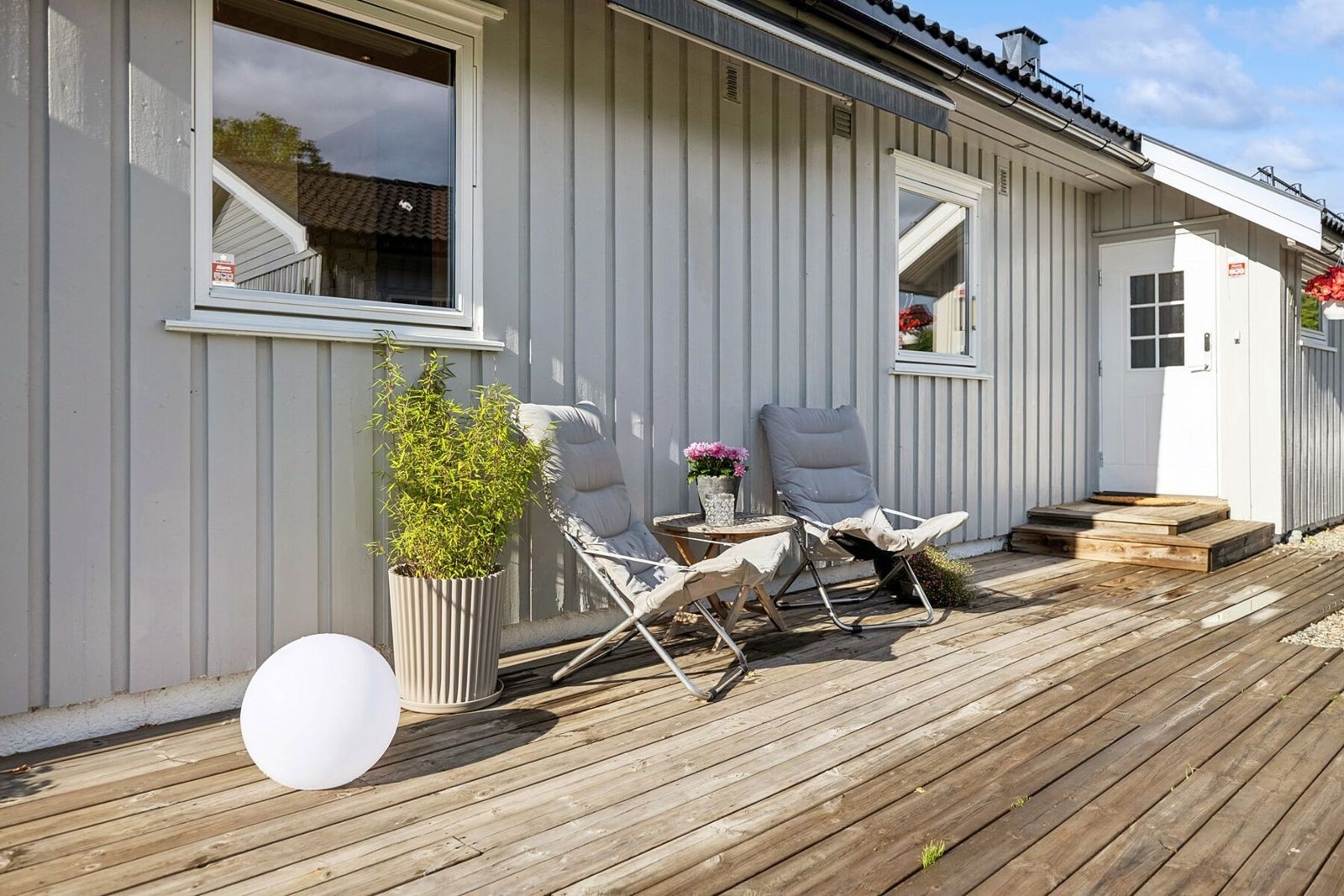 Beliggenheten gjør dette til et perfekt hjem for barnefamilien, med kort vei til Åreppen barneskole, barnehager, butikker og flotte turområder. Galleribilde