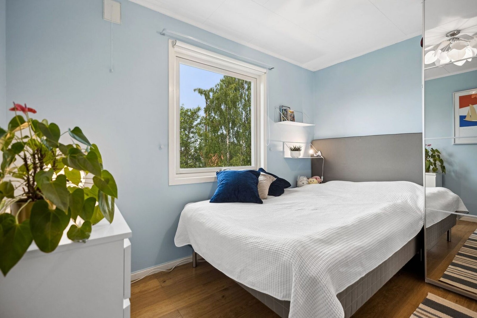 Soverommene er malt i lyse farger som gjør det enkelt å innrede etter eget ønske. Galleribilde