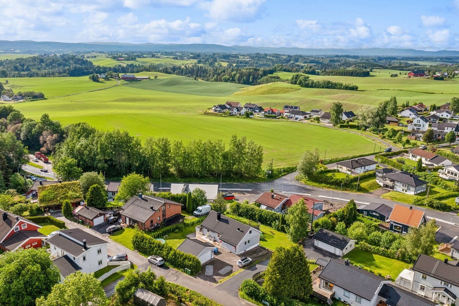 Attraktiv beliggenhet med gode solforhold og gangavstand til Åreppen barneskole og barnehager. Galleribilde