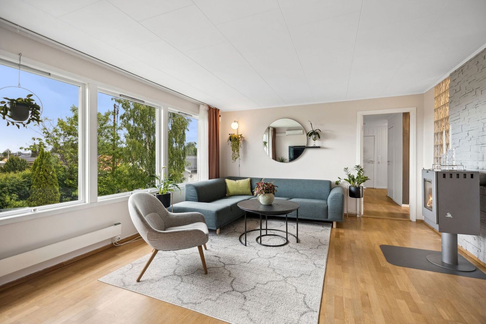 Her er det god plass til sofagruppe og annet møblement. Galleribilde