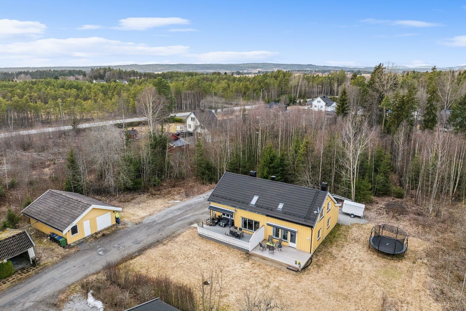 EIE Jessheim v/ Julie Fredheim Maudal har gleden av å presentere Nordheimvegen 8A og B. Galleribilde