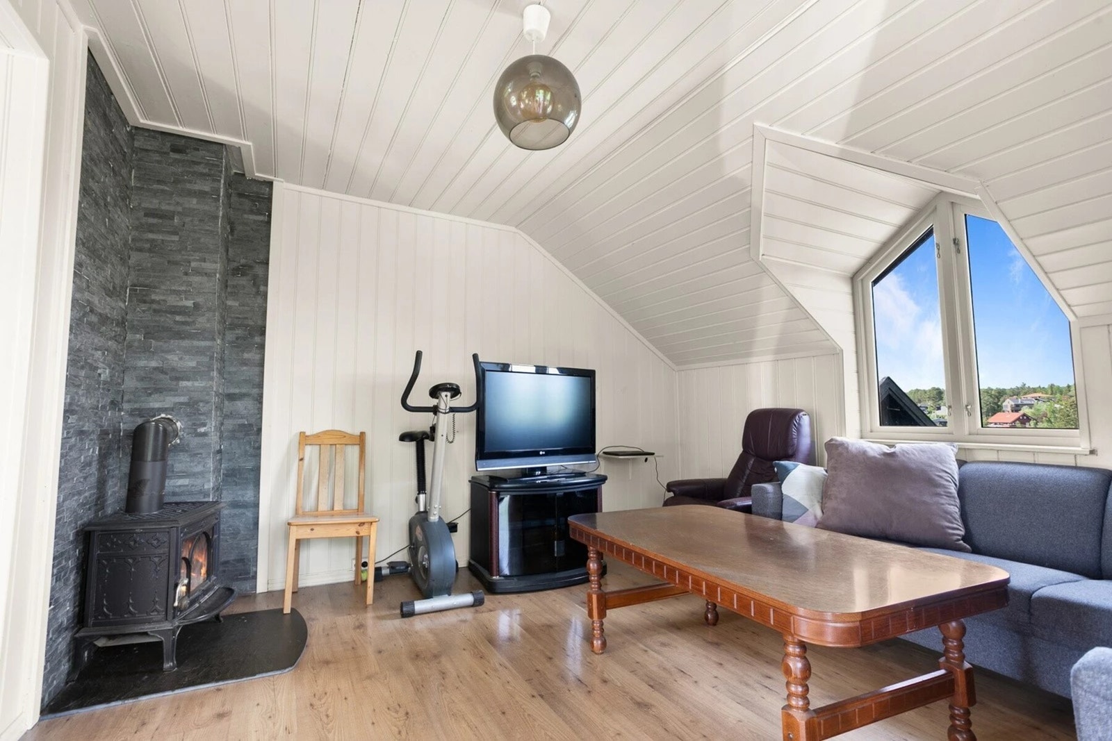 Stue med god takhøyde. Galleribilde