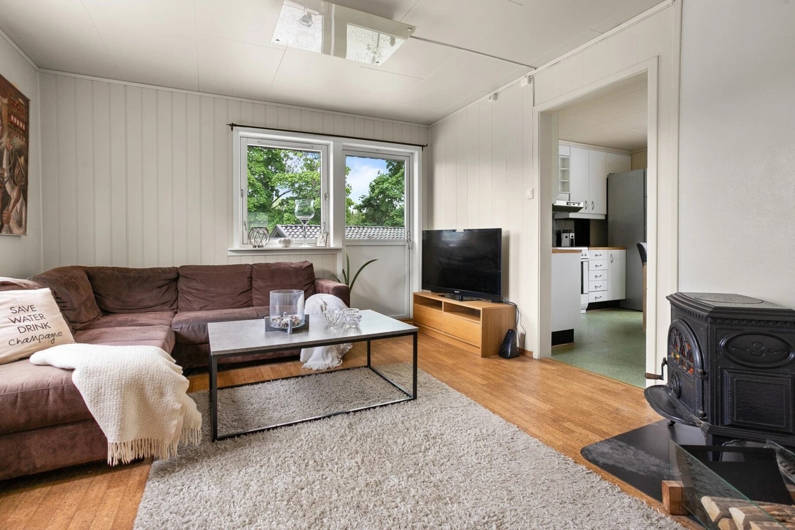 I stuen er det god plass til sofagruppe med tilhørende bord og TV-møblement. Galleribilde