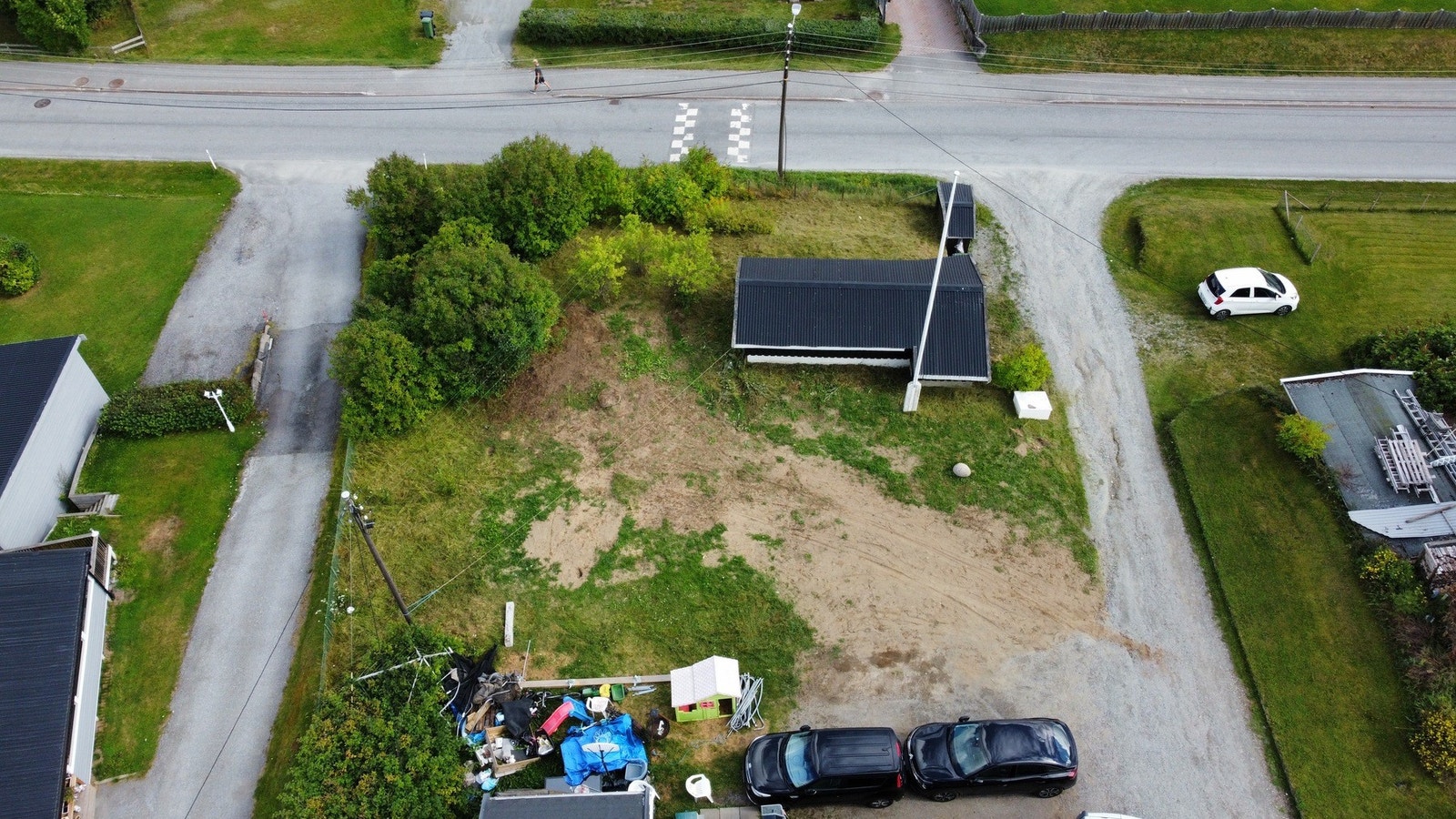 Tomten er regulert til frittliggende småhusbebyggelse i reguleringsplan. Galleribilde