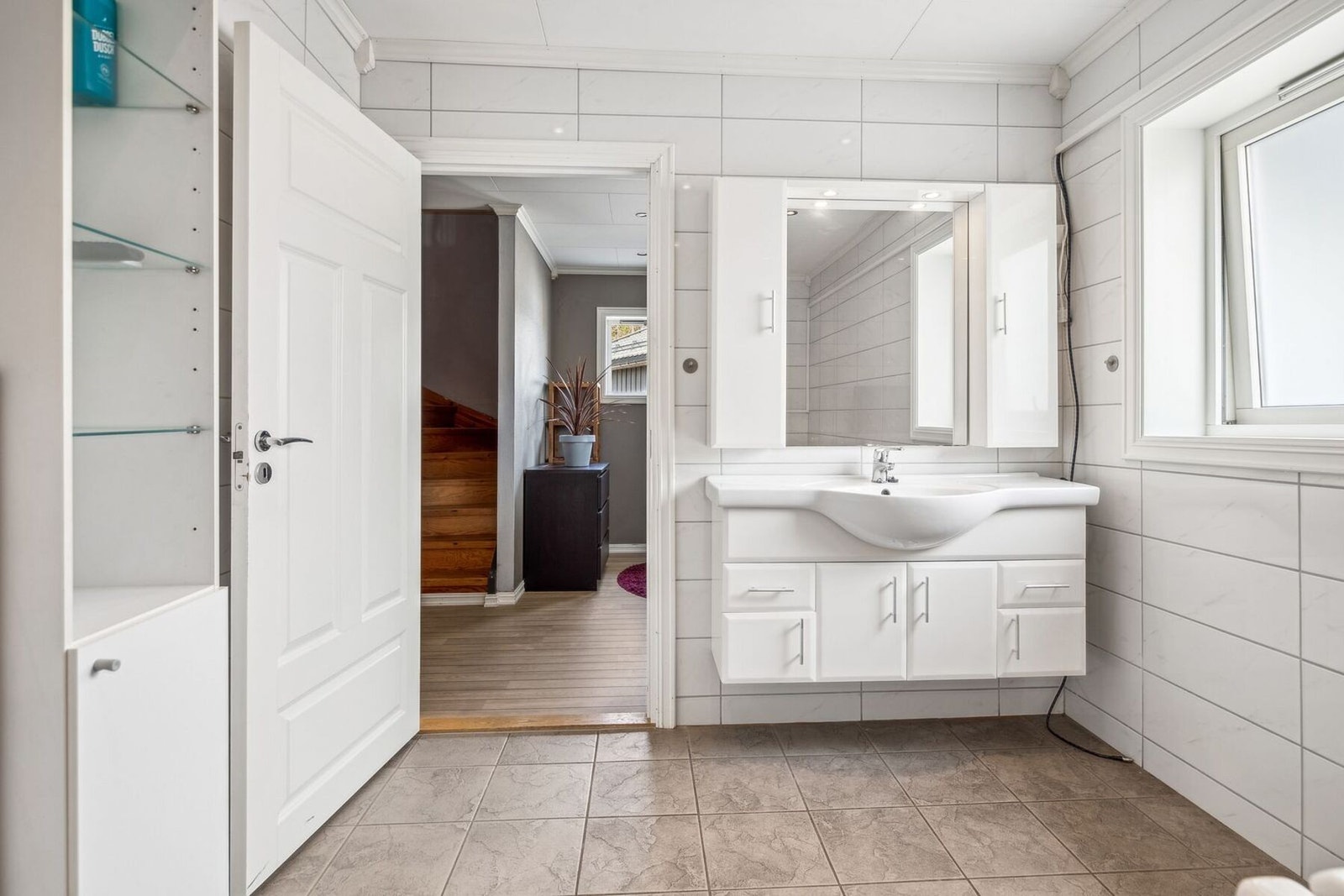 Bad i 1. etasje. Galleribilde