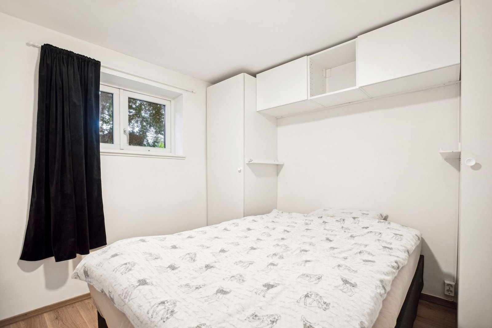 Soverommet har god plass til seng og noe annet ønsket møblement. Galleribilde