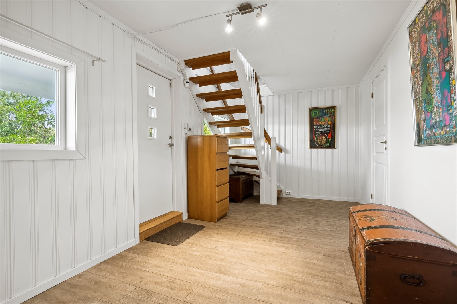 Herfra er det trapp opp til 1. etasje. Galleribilde