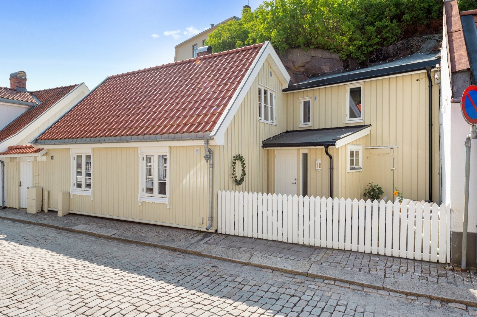 Sjarmerende bolig sentralt beliggende i sjarmerende omgivelser med kort gangavstand til både byen og sjøen Galleribilde