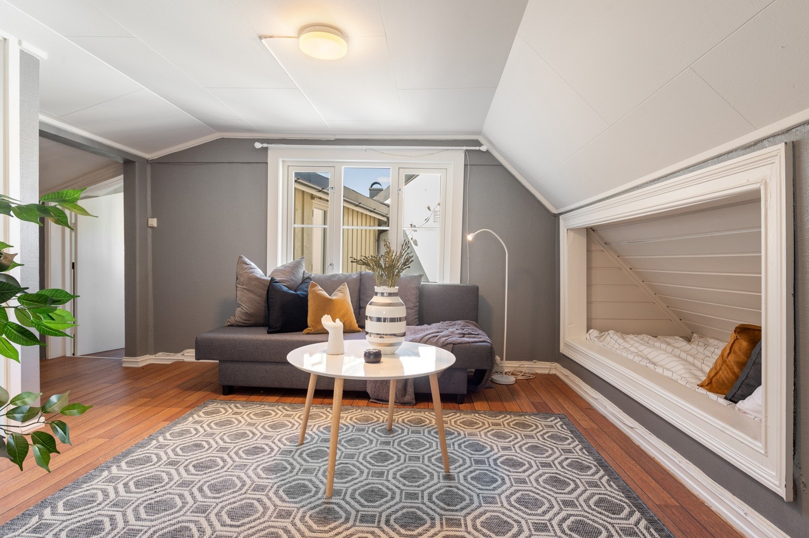 Velkommen til stuen i boligens 2. etasje. Galleribilde